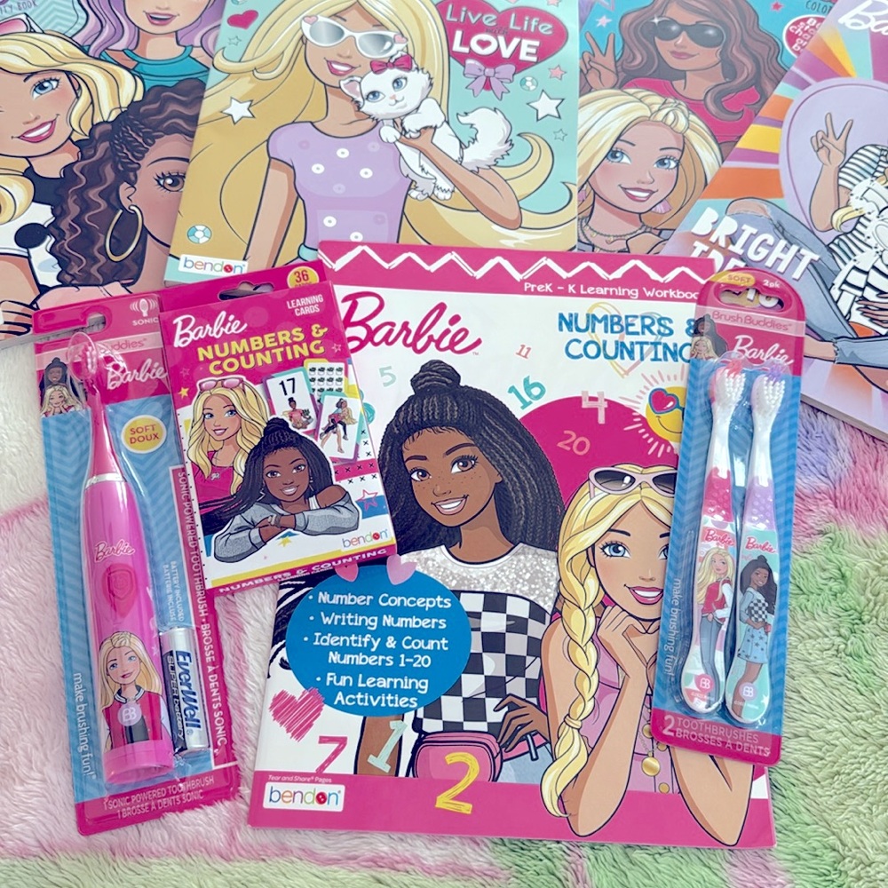 Barbie Activity and Learning Set - Picture 5 of 9